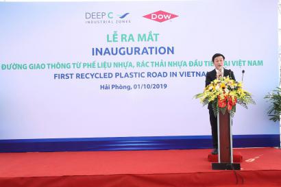 Mr.-Ekkasit-Lakkananithiphan-General-Director-of-Dow-Vietnam-at-the-In...-1